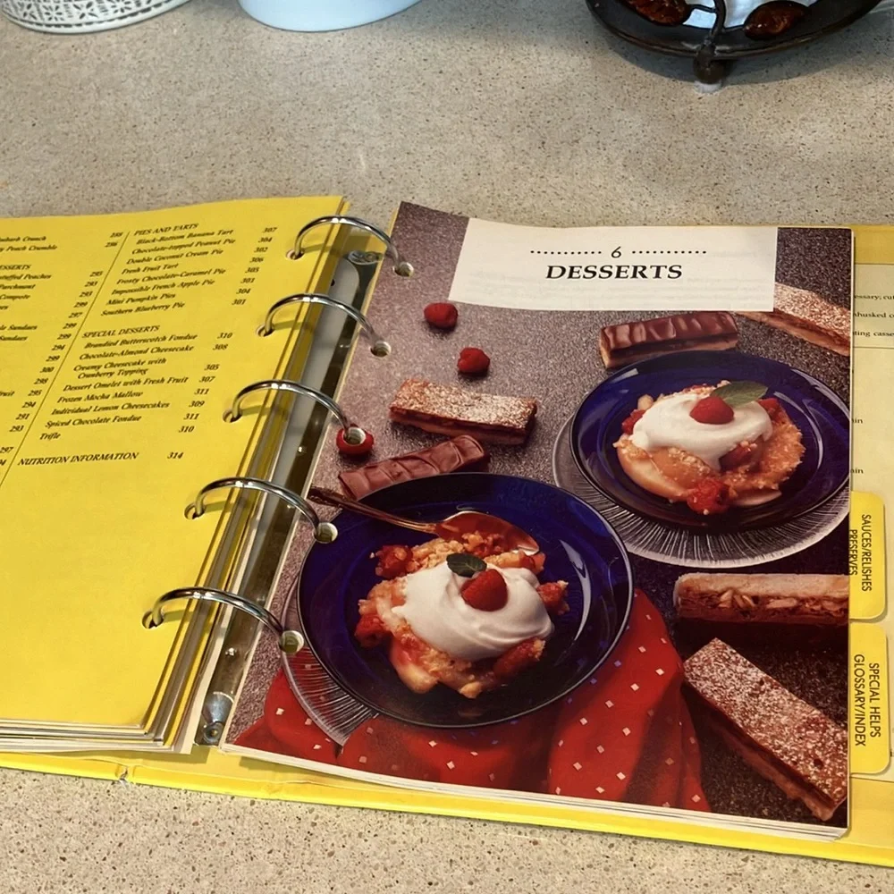 Vintage Betty Crocker's Microwave Cookbook 5-Ring